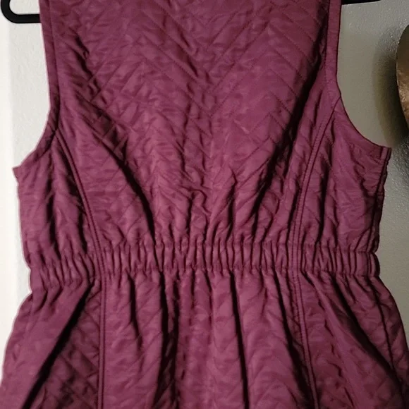 BLUE MOUNTAIN Lightweight  Stretch Waist Puffer Zip Vest Burgundy size S - Picture 6 of 10